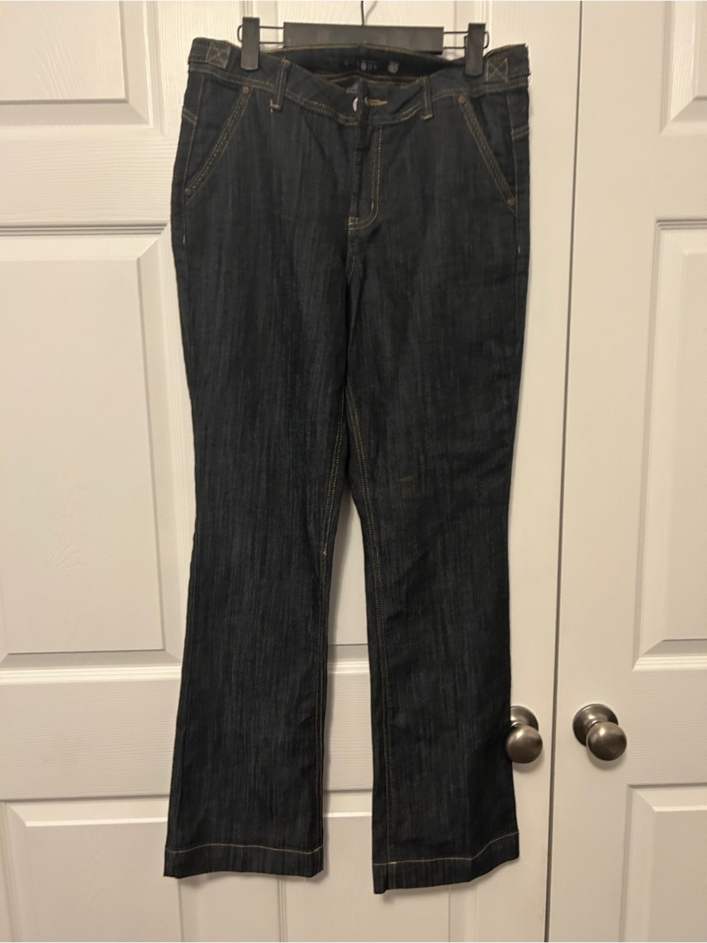 Women’s Dark Blue Straight-Leg Jeans